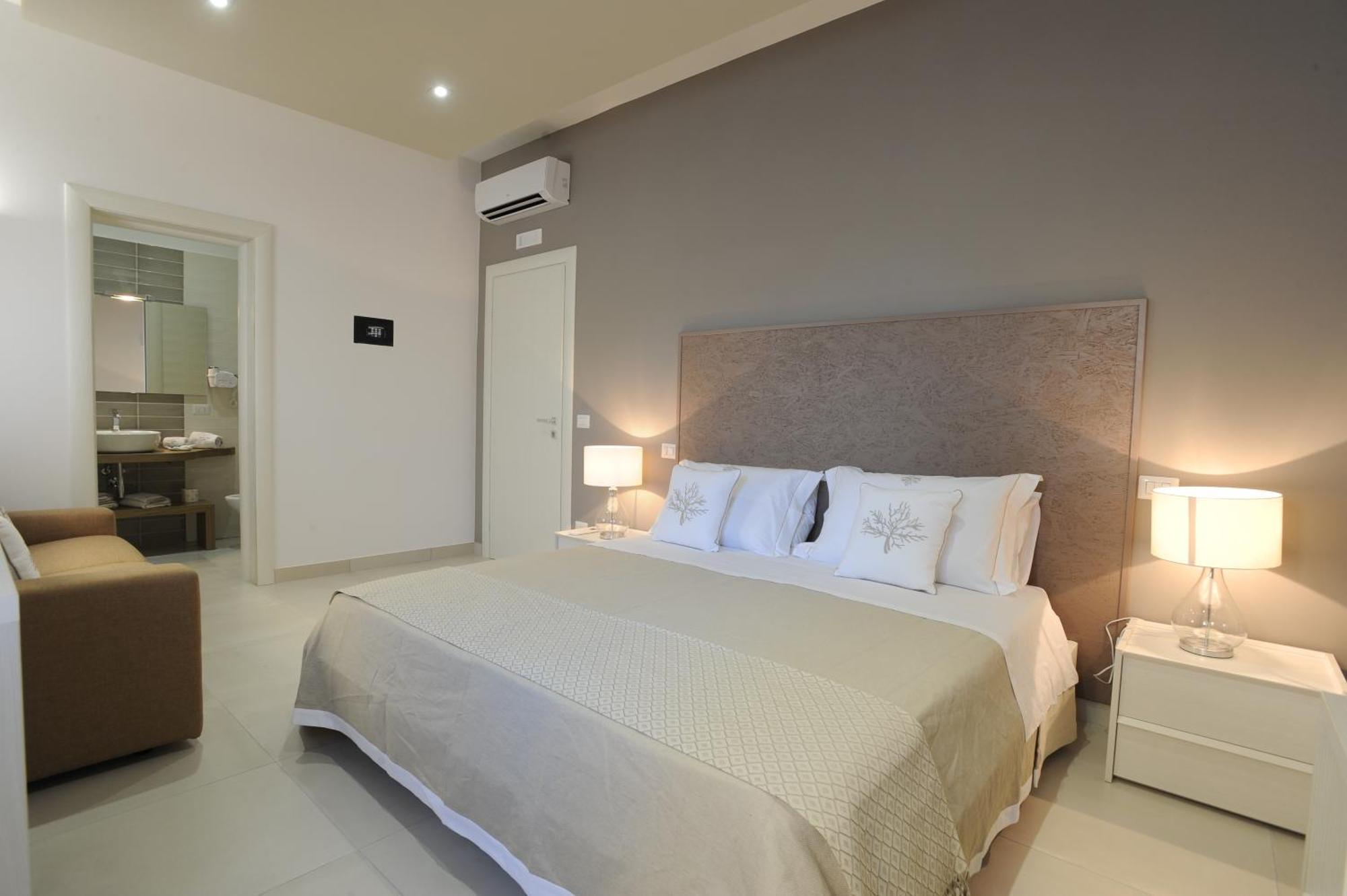 Filo Di Vento Hotel Порто Чезарео Екстериор снимка
