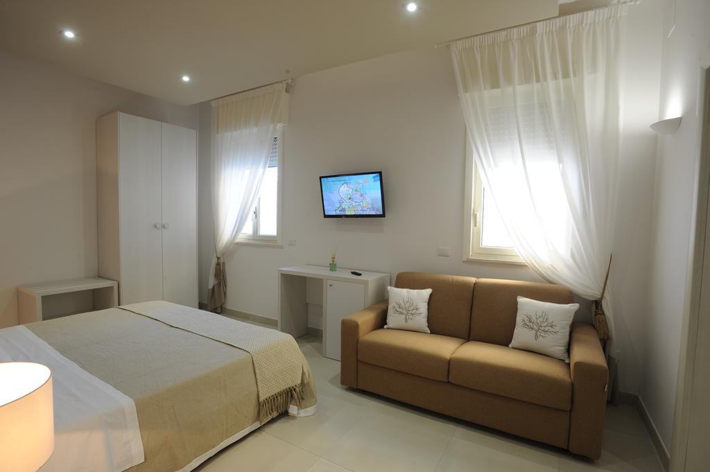 Filo Di Vento Hotel Порто Чезарео Екстериор снимка