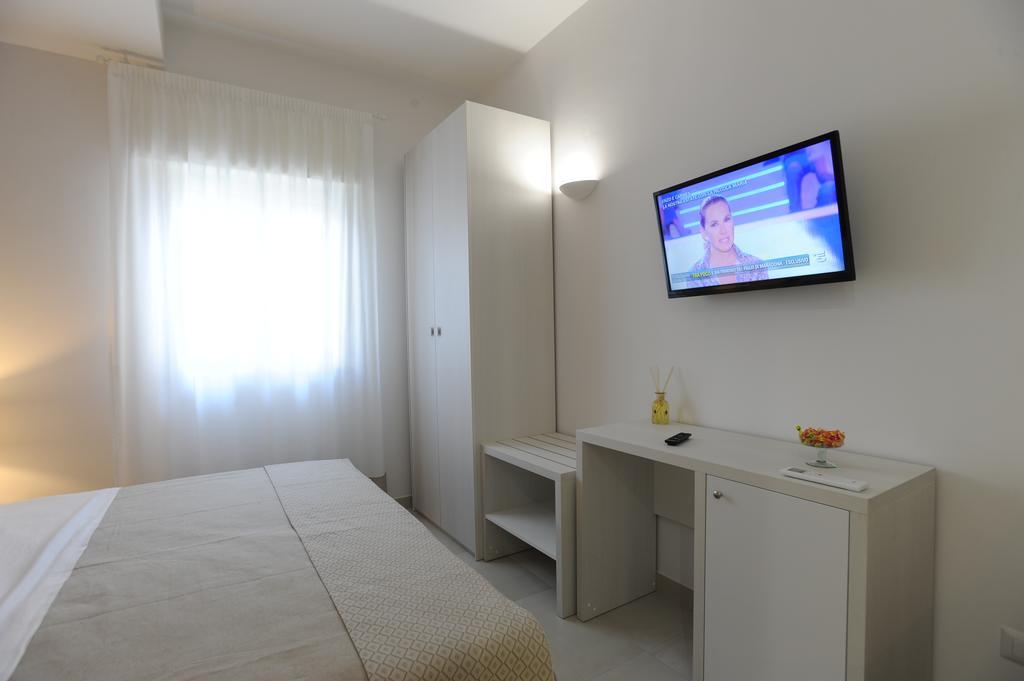 Filo Di Vento Hotel Порто Чезарео Екстериор снимка