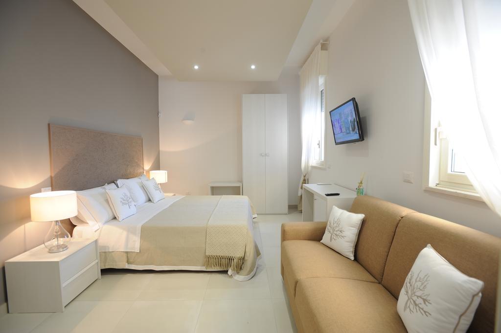 Filo Di Vento Hotel Порто Чезарео Екстериор снимка
